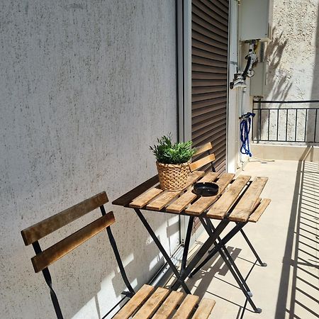 Apartment In The Heart Of The City 3 ラリサ エクステリア 写真