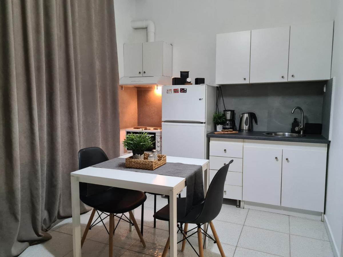 Apartment In The Heart Of The City 3 ラリサ エクステリア 写真